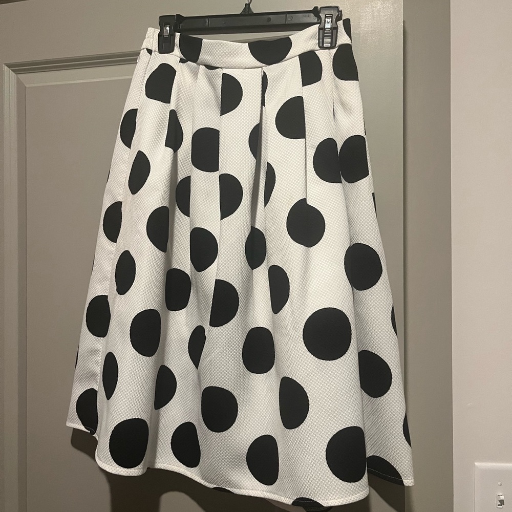 Black and White Pleated Skirt